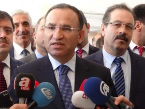 Bozdağ: “Sayın Kılıçdaroğlu, Akademisyenlerin İmzaladığı Bildiriye İmza Atar Mı”