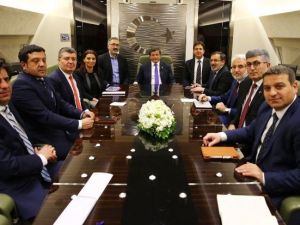 Başbakan Davutoğlu: “Türkiye Suriye’nin Bölünmesine Direniyor”