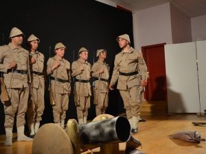 “Çanakkale Destanı” Niksar’da Sahnelendi