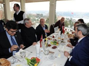 Aziz Yıldırım: "Galatasaray’ı Yenmeye Mecburuz"