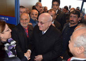 Hemşehrileri TBMM Başkanı İsmail Kahraman'ı Trabzon'da Coşkuyla Karşıladı