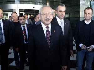 Kılıçdaroğlu’ndan Şehit Evine Taziye Ziyareti