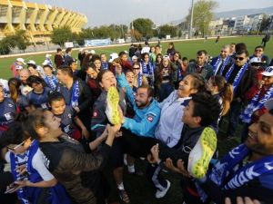 Konak Belediyespor Tarihe Geçti
