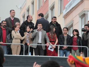 Demirtaş, Batman’da İzinsiz Yapılan Nevruz Kutlamasına Katıldı