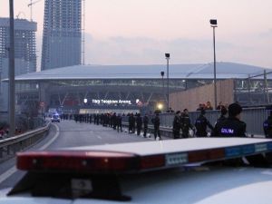 Derbi İptal Oldu, Seyirciler Tahliye Edildi
