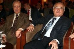 Kurtulmuşa yılın siyasetçisi ödülü