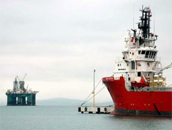 Sinop'ta dev petrol arama platformu söküldü