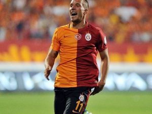 Podolski’den Ayrılık İddialarına Yanıt