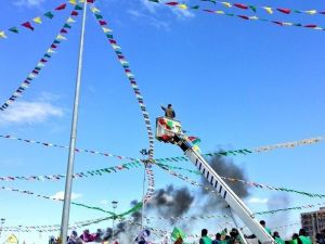 Amed Sporlu Deniz Naki, Peşmerge Kıyafeti İle Nevruz’a Katıldı