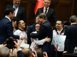 Başbakan Davutoğlu’dan Taşeron İşçilere Müjde