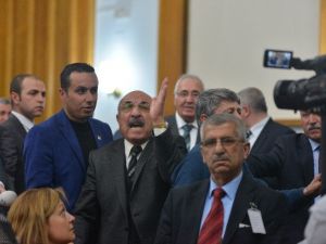 Chp Grubunda Aylin Nazlıaka Gerginliği