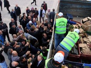 “1 Kan 1 Fidan” Projesi Kapsamında 3 Bin Fidan Dağıtıldı