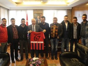 Zonguldakspor Amigoları Başkan Akdemir’i Ziyaret Eti