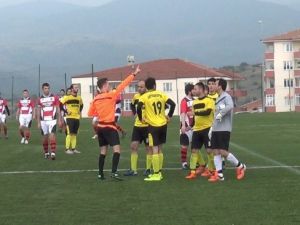 Sahada Başlayan Gerginlik Tribünlere Sıçradı