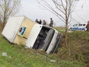 Samsun’da Kamyonet Devrildi: 1 Yaralı