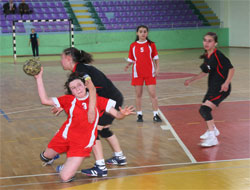 Hentbolde heyecan devam ediyor