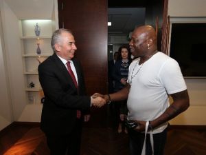 Amerikalı Sanatçı Campbell’den Başkan Zolan’a Ziyaret