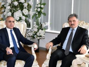 Cumhurbaşkanı Başdanışmanı Yalçın Topçu: “Malatya Beraberliğimizin Timsali Bir Şehir”
