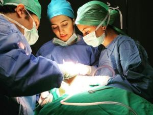 “Ucuz Diş İmplantlarına Dikkat Edin”