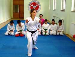 Karateye Kız Öğrenci İlgisi