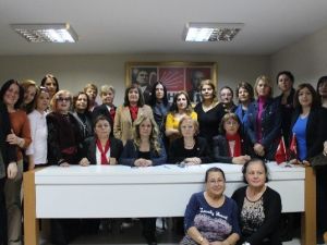 Chp’li Kadınlar, Çocuk İstismarını Protesto Etti