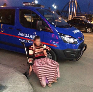 Rize’de Donmak Üzere Olan Engelli Vatandaşı Jandarma Kurtardı