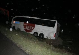 Trabzon otobüsü tipi nedeniyle devrildi 23 Kişi Yaralandı