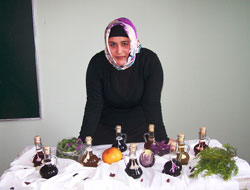 Rize Bezini Boya İle Tanıştırdılar