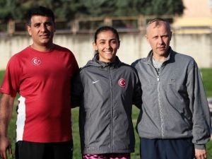 Ailesinden Habersiz Antrenmanlar Gitti, Türkiye Rekoru Kırdı