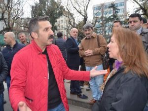 Eczacı Kalfası Silahla İlaç Yazdırmaya Gelirse