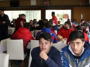 Trabzonspor Ve Samsunspor Taraftarları Bir Araya Geldi