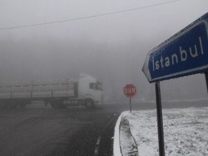 Bolu Dağı’nda Kar Yağışı Ve Sis Etkili Oldu