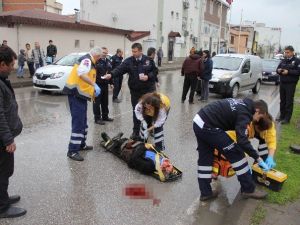 Kamyonetin Çarptığı Yaya Hastanelik Oldu