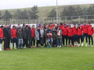 Trabzonspor Gaziantepspor Maçı Hazırlıklarını Yağmur Altında Sürdürdü