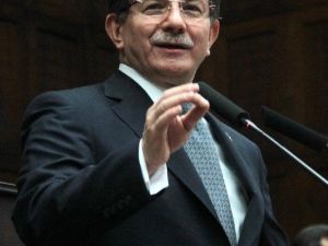 Başbakan Davutoğlu’ndan ’Sokağa Çıkın’ Çağrısı