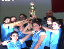 Liseli Kızlar Voleybolda Rize'nin Gururu Oldu!