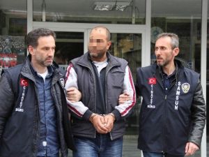 Selamını Almayan Şahsı Bıçaklayıp Polise Teslim Oldu