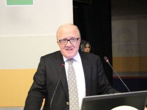 "Gelecek Nasıl Bir İnsan Bekliyor" Konferansı