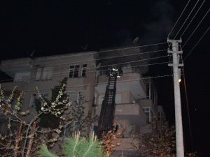 Elektrikli Battaniyeden Çıkan Yangın Korkuttu