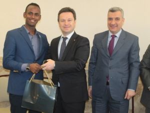 Somalili Gençler İsmail Hakkı Tekkesi’nde