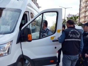 Kayınpederinin Aracını Kurşunladı