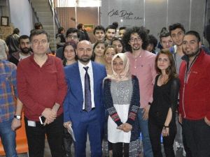 Teoride Değil Pratikte Habercilik