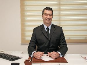 Küçük Göğüsler Öz Güven Eksikliğine Neden Oluyor