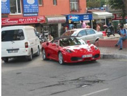 Trabzonlu gençlerin Ferrari ile imtihanı - VİDEO