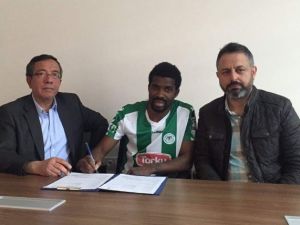 Torku Konyaspor, Kibong Mbamba’nın Sözleşmesini Uzattı