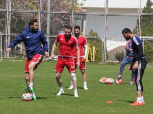 Mersin İdmanyurdu, Medipol Başakşehir Hazırlıklarını Sürdürüyor