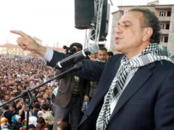 Sakık Nevruz kutlamalarında Atatürk'ü yuhalattı