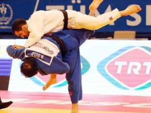 Bakan Kılıç’tan Sporculara Kutlama