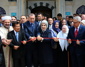 Erdoğan ABD'nin en büyük camisini açtı VİDEO İZLE