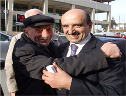 Birben Caddeye Çıktı